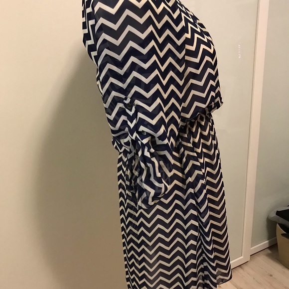 Speechless Chevron Chiffon Dress - M - Picture 2 of 6